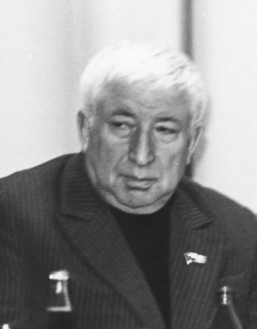 Родился Расул Гамзатов